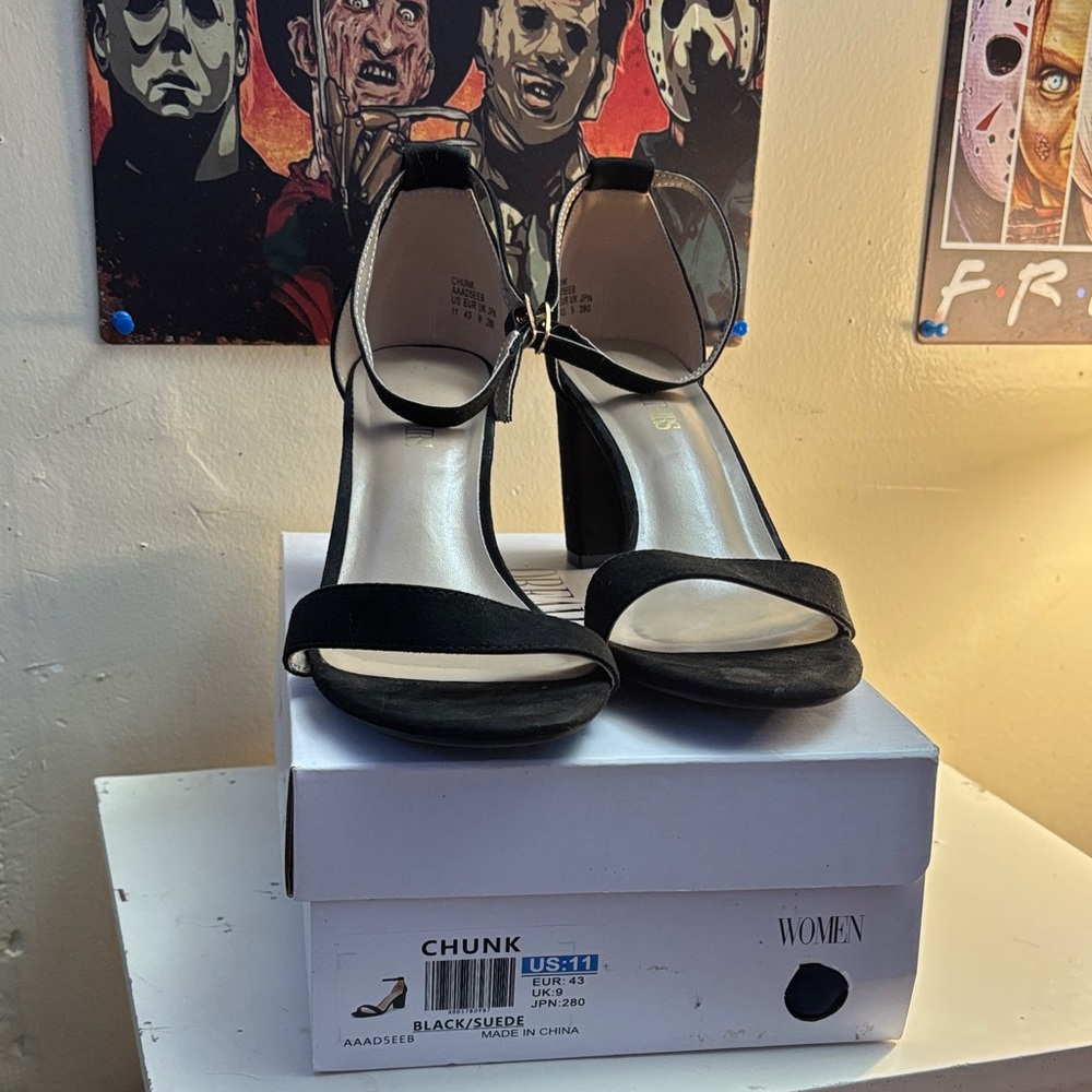 Chunks Elegant Black Suede Heels